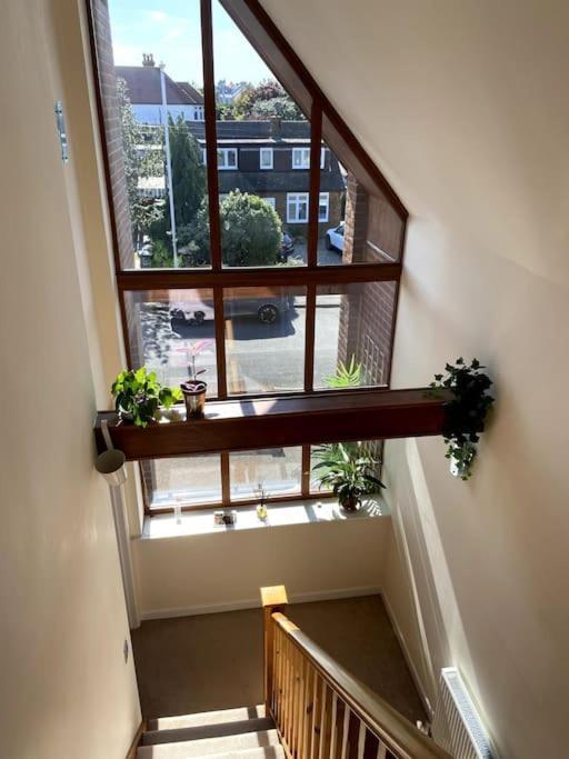Stylish Contemporary Seaside Holiday Home With 5 Bedrooms, Sea View, Parking And Ev Point 헌베이 외부 사진